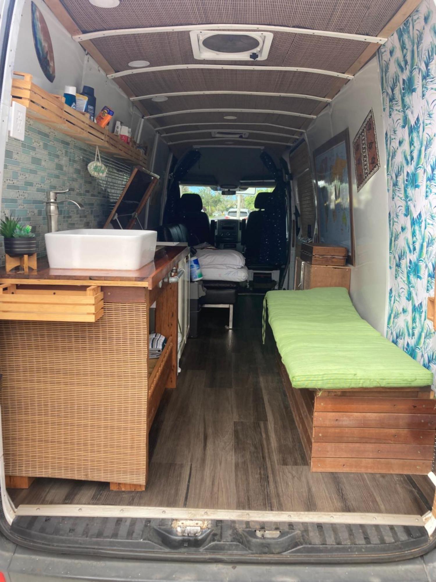 Oahu Camper Adventures Hotel Kailua Exterior photo